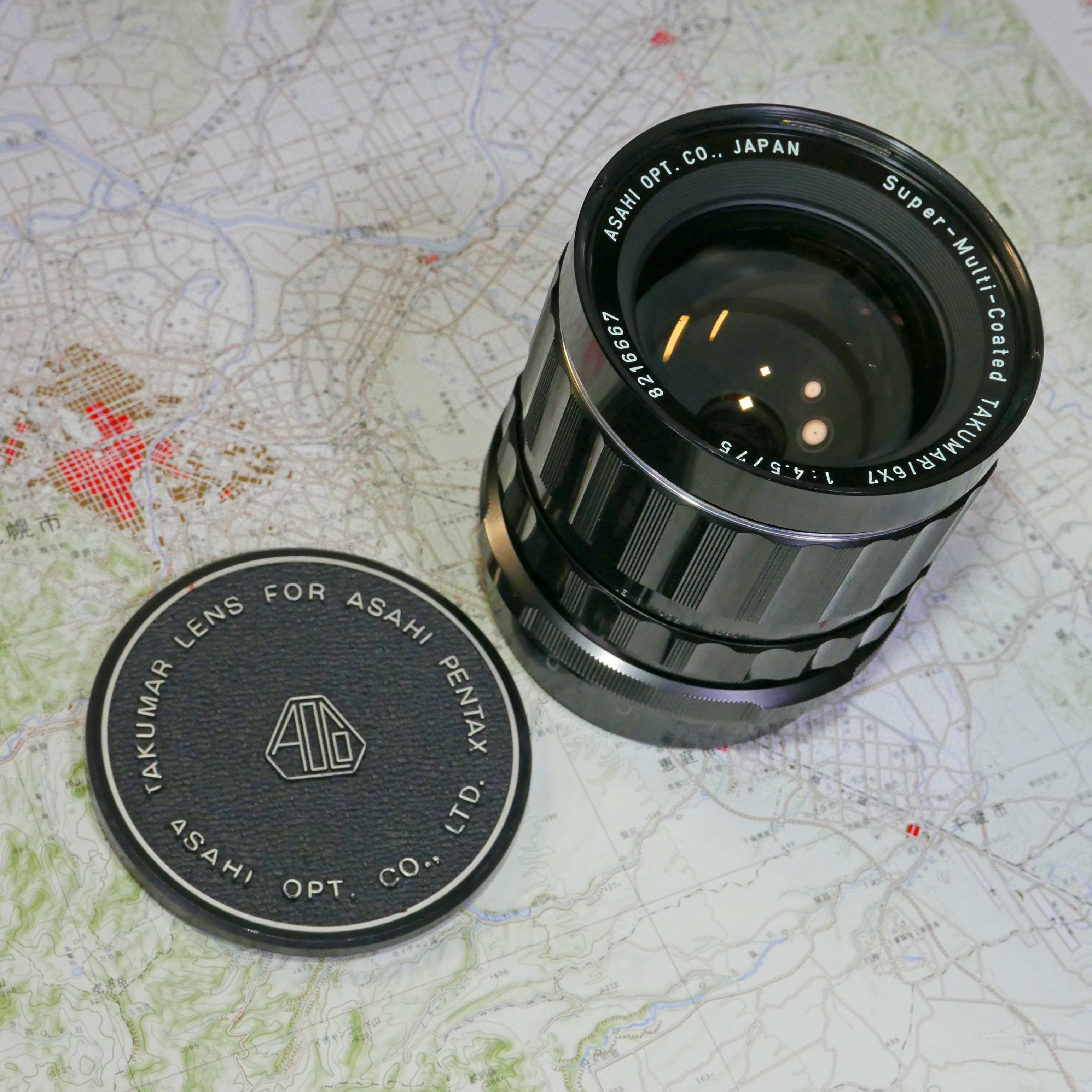 PENTAX（ペンタックス）67に古い【SMC 75mm F4.5】広角レンズで夜の街 