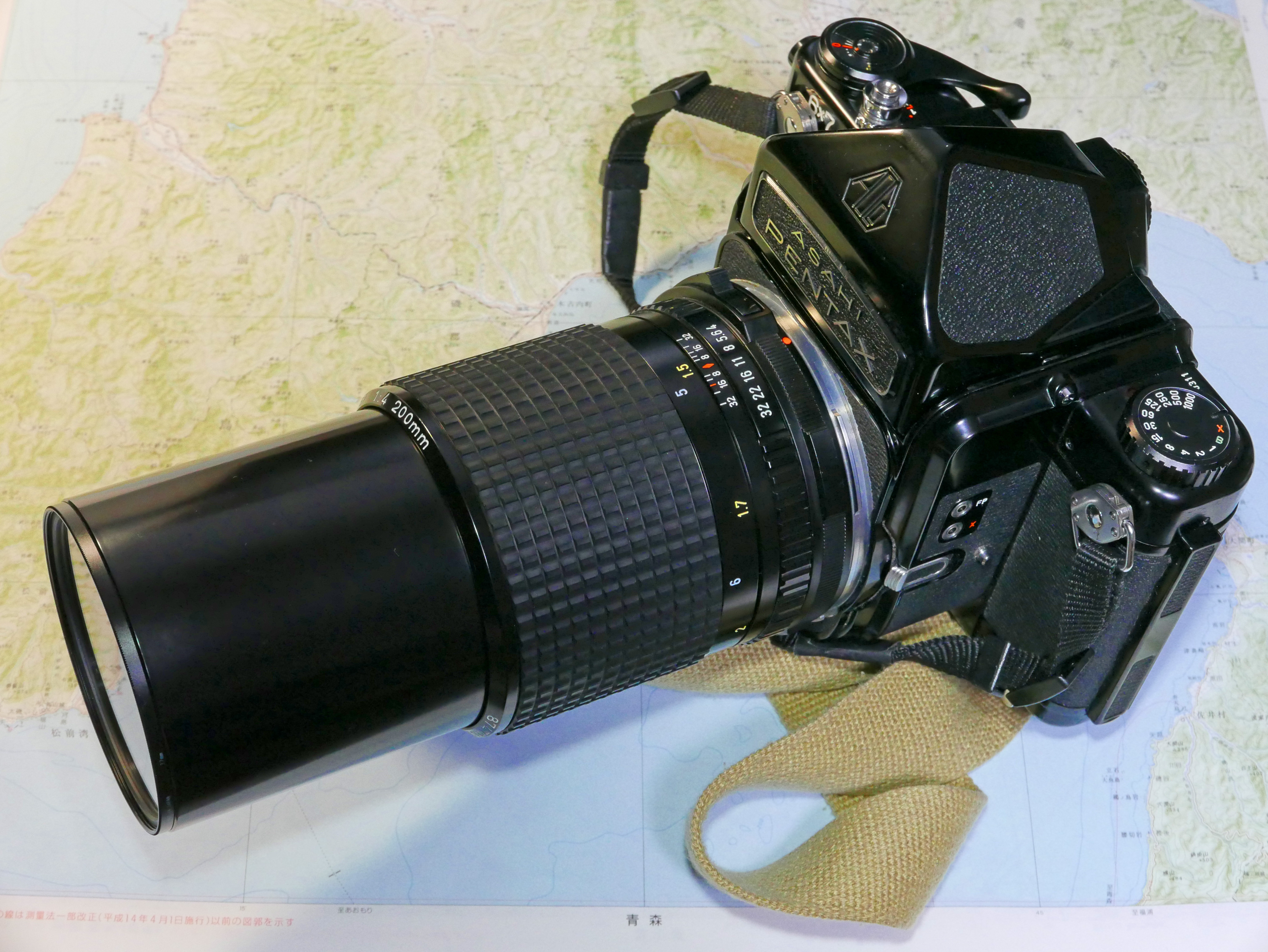 【PENTAX67】（ペンタックス）と「SMC200mm F4.0」で朝の新宿・・街撮りで遊ぶ！ | 『駆け上がり』の楽しむカメラ