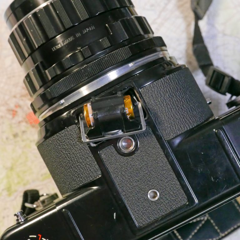 ペンタックス（PENTAX）67の電池BOXはどこ、ホルダー外して電池交換は？ 『駆け上がり』の楽しむカメラ